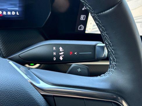 Used 2026 Chevrolet Equinox LT w/ Safety and Technology Package FWD image 33