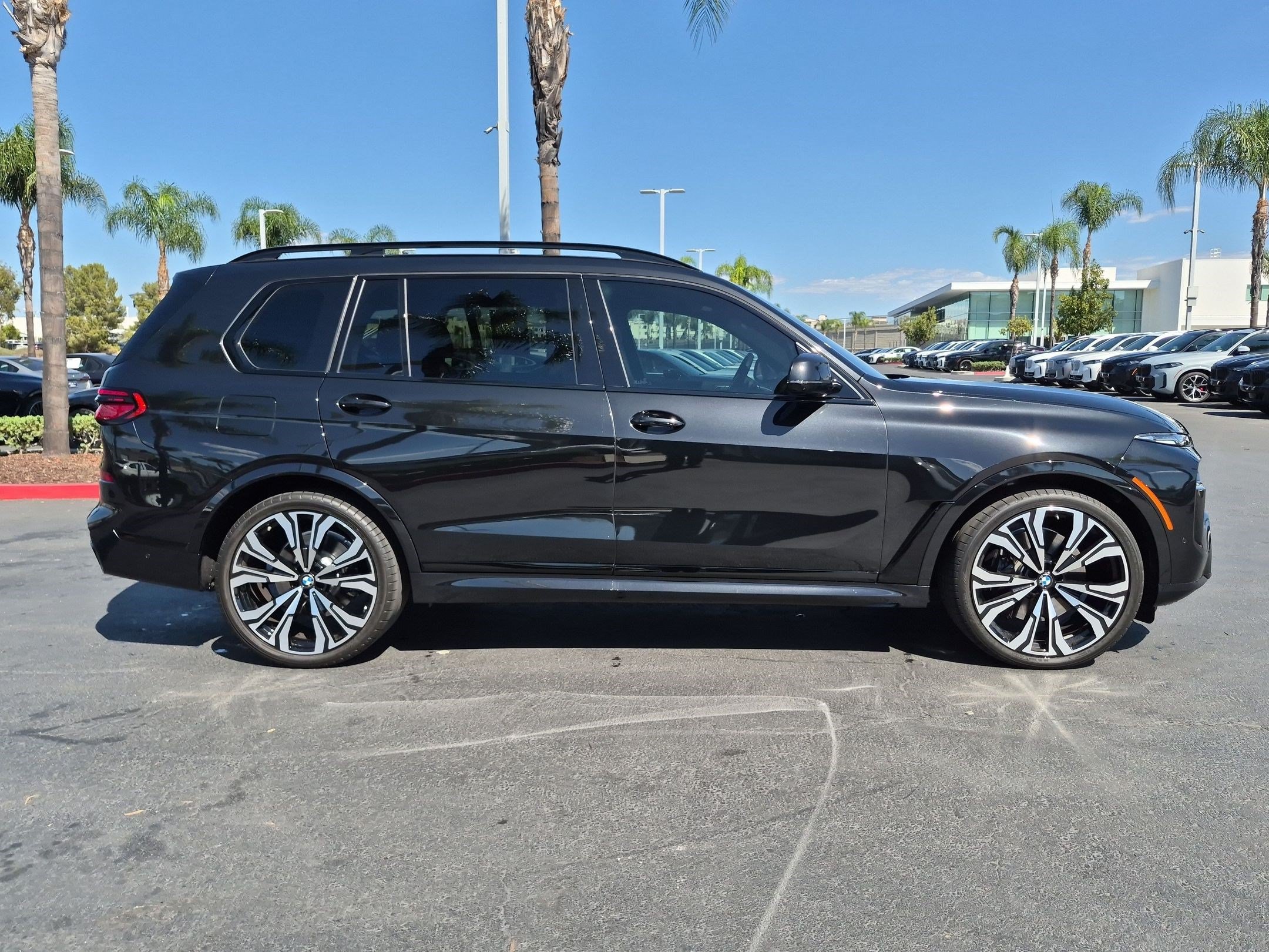 Used 2026 BMW X7 xDrive40i w/ Executive Package AWD/4WD image 11