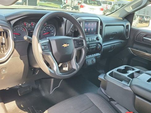 Used 2020 Chevrolet Silverado 1500 LT image 2