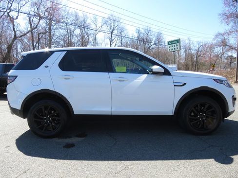 Used 2019 Land Rover Discovery Sport HSE image 4
