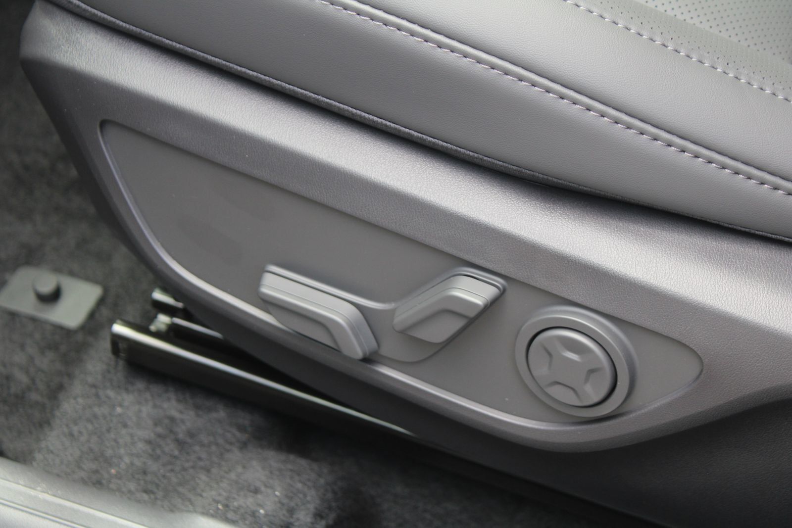 New 2027 Kia Seltos EX w/ EX Panoramic Sunroof Package FWD image 24
