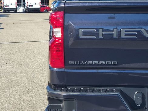 Used 2022 Chevrolet Silverado 1500 Custom image 8