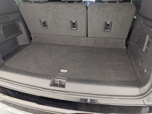 Used 2024 Chevrolet Traverse RS image 30