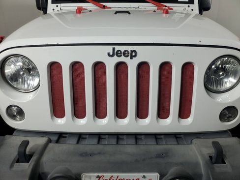 Used 2018 Jeep Wrangler Unlimited Sport S AWD/4WD image 10