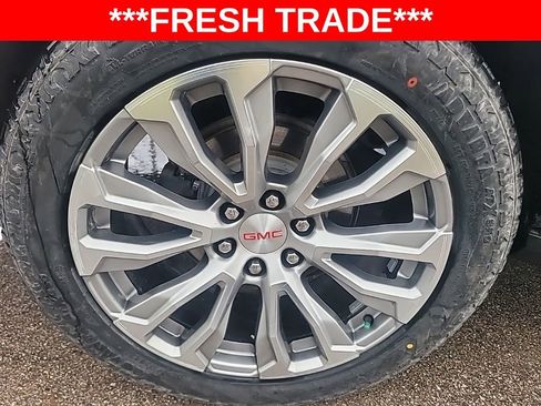 Used 2021 GMC Yukon Denali w/ Advanced Technology Package image 20