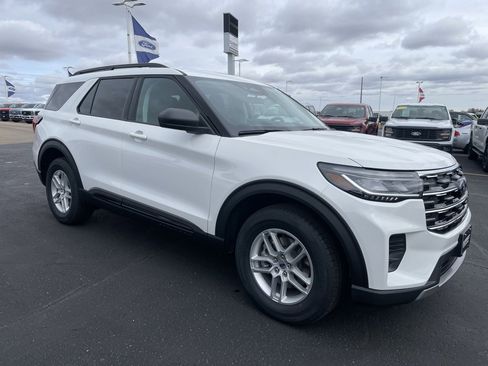 New 2026 Ford Explorer Active image 2