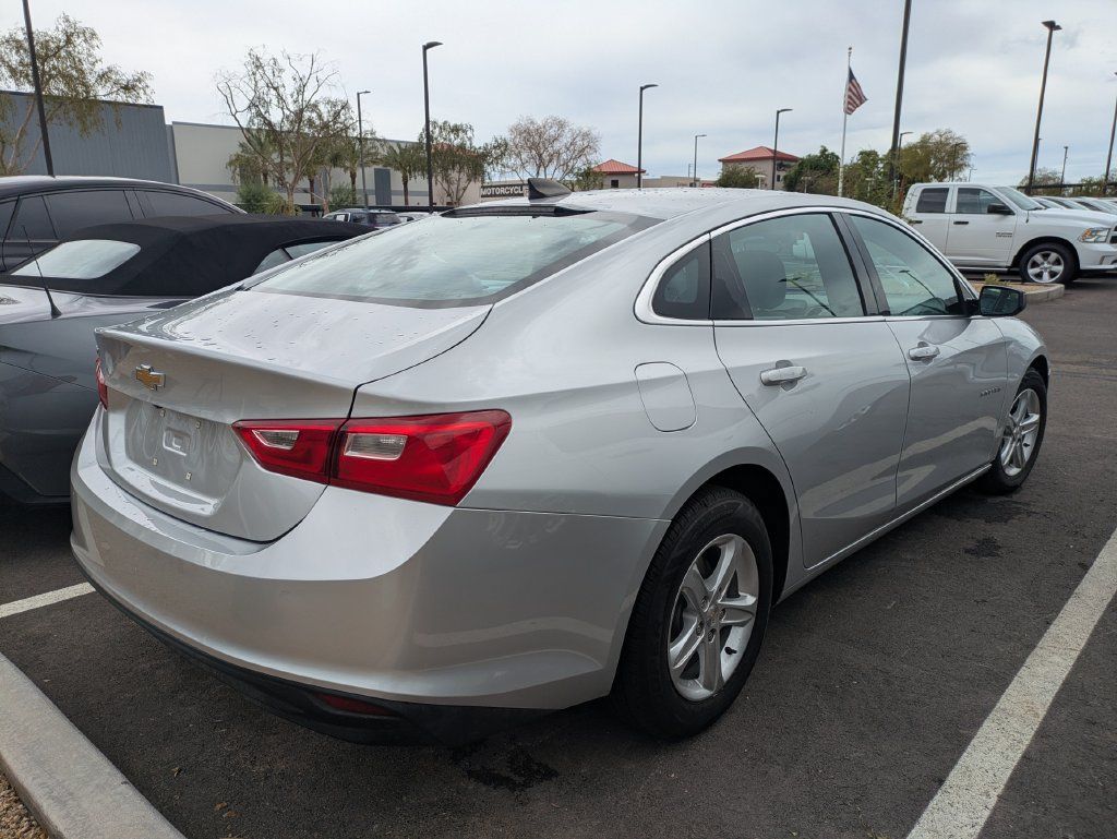 Used 2021 Chevrolet Malibu LS FWD image 2