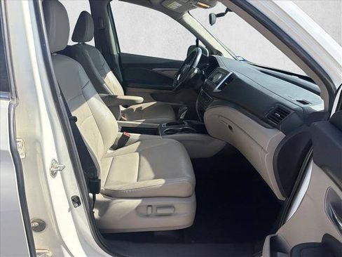 Used 2018 Honda Ridgeline RTL image 25