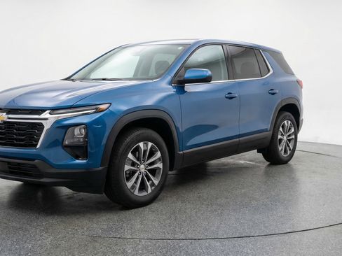 Used 2025 Chevrolet Equinox LT image 3