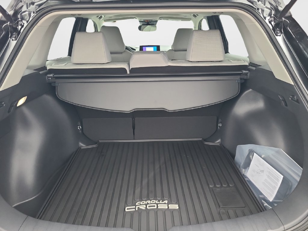 New 2026 Toyota Corolla Cross LE w/ Moonroof Package FWD image 12