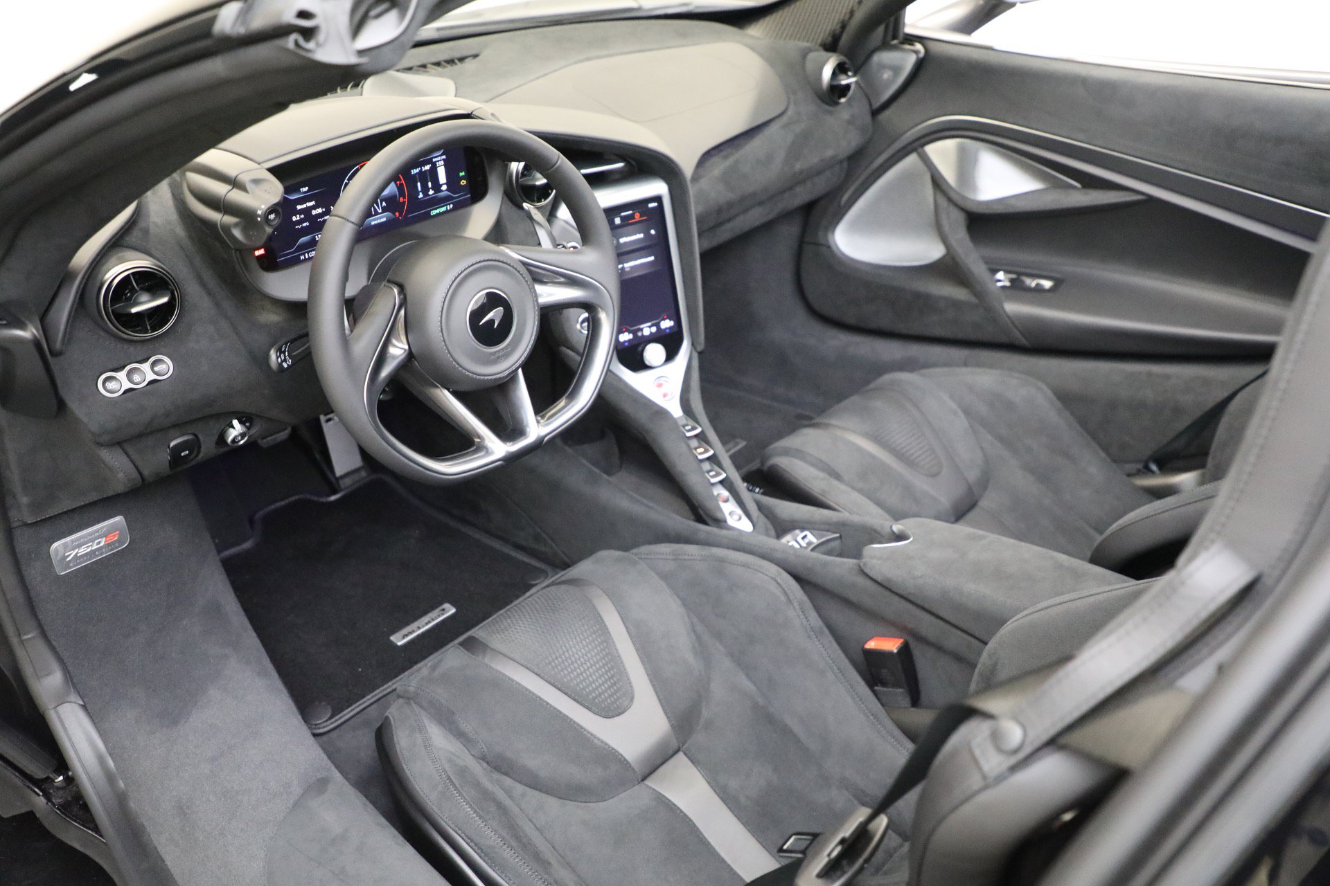 Used 2024 McLaren 750S Spider RWD image 28