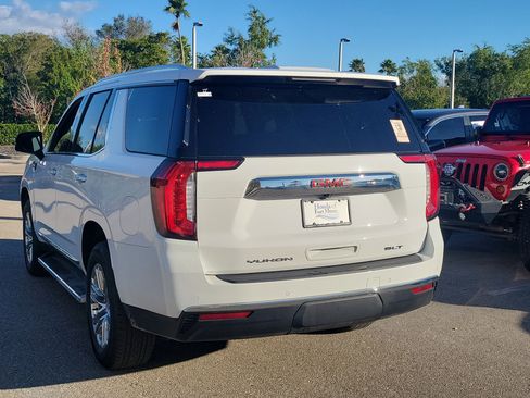 Used 2021 GMC Yukon SLT w/ SLT Premium Package image 5