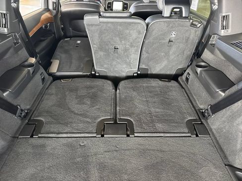 Certified 2023 Volvo XC90 B5 Plus AWD/4WD image 15