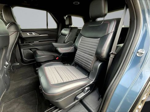 Certified 2025 Ford Explorer ST-Line image 21