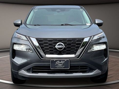 Used 2023 Nissan Rogue SV FWD image 2