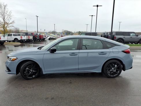 Used 2023 Honda Civic Sport image 6