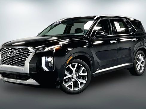 Used 2021 Hyundai Palisade Limited w/ Winter Package image 3