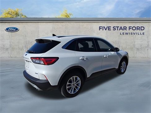 Used 2020 Ford Escape SE image 8