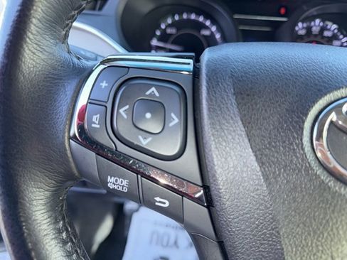 Used 2018 Toyota Avalon XLE Premium image 13