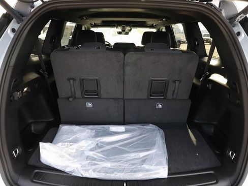 New 2025 Jeep Grand Cherokee L Laredo w/ Luxury Tech Group I image 7