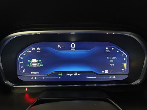 Used 2024 Chevrolet Suburban LT image 34