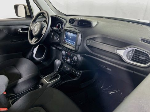 Used 2019 Jeep Renegade Latitude w/ Cold Weather Group AWD/4WD image 28