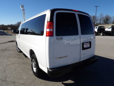 Used 2023 Chevrolet Express 3500 LS image 5
