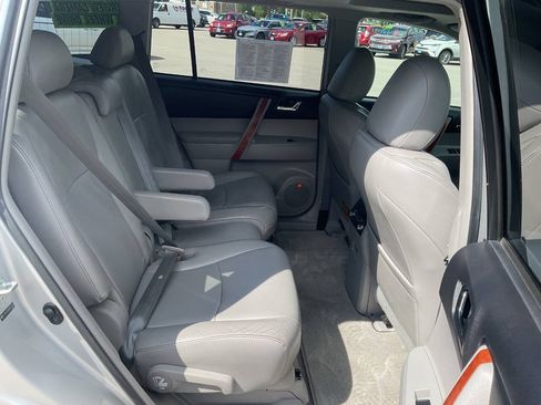 Used 2010 Toyota Highlander Limited AWD/4WD image 36