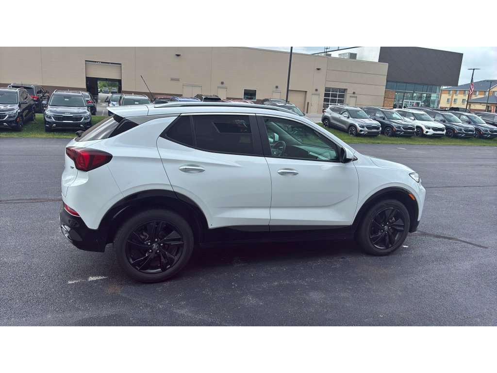 Used 2024 Buick Encore GX Sport Touring FWD image 8