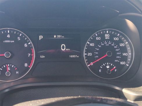 Used 2024 Kia Forte LXS w/ LXS Technology Package image 11