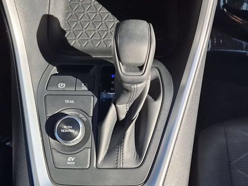 Used 2025 Toyota RAV4 XLE w/ Convenience Package AWD/4WD image 28