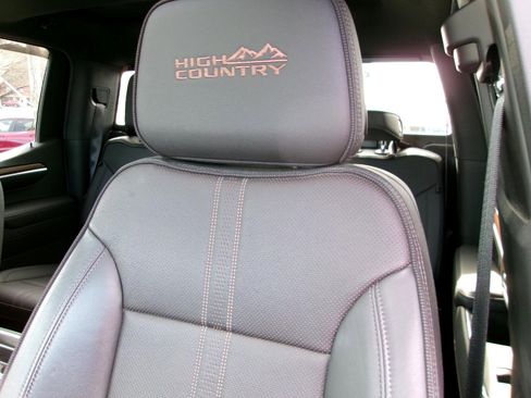 Certified 2022 Chevrolet Silverado 1500 High Country w/ High Country Premium Package image 19