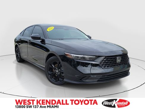 Used 2025 Honda Accord SE image 1