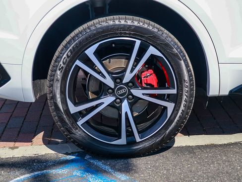 Certified 2025 Audi Q5 2.0T Premium Plus w/ Premium Plus Package AWD/4WD image 10