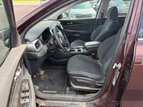 Used 2019 Kia Sorento FWD image 8