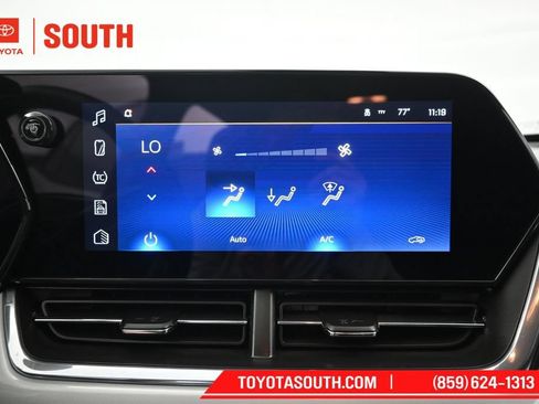 Used 2025 Chevrolet Trax LT w/ LT Convenience Package FWD image 15