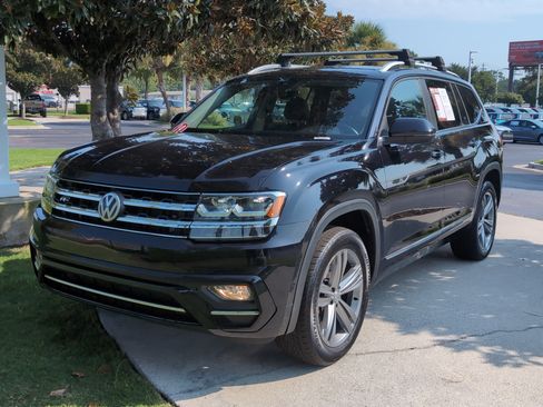 Used 2019 Volkswagen Atlas SE w/ Panoramic Sunroof Package FWD image 5
