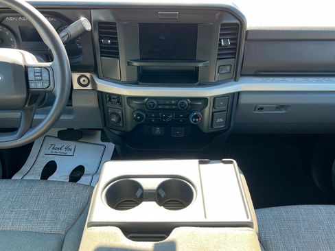 Used 2025 Ford F250 XLT image 13