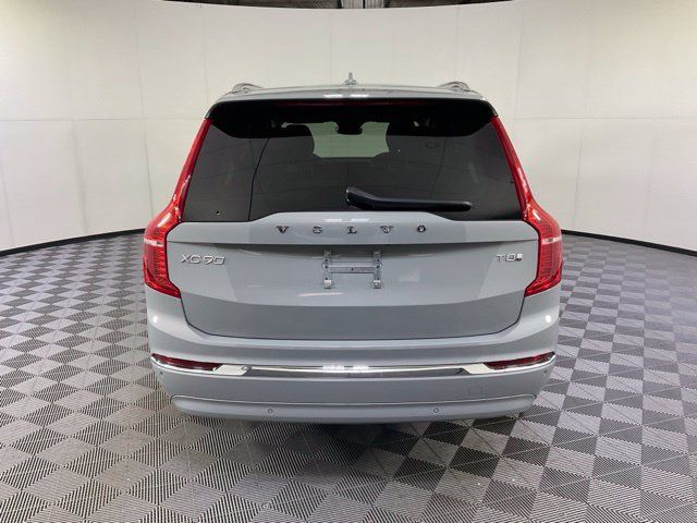 Certified 2025 Volvo XC90 T8 Plus AWD/4WD image 5
