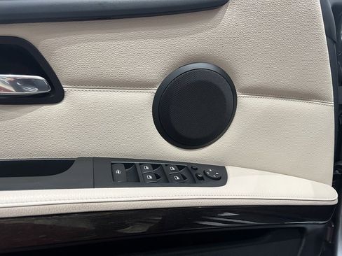 Used 2013 BMW 335i Convertible image 69