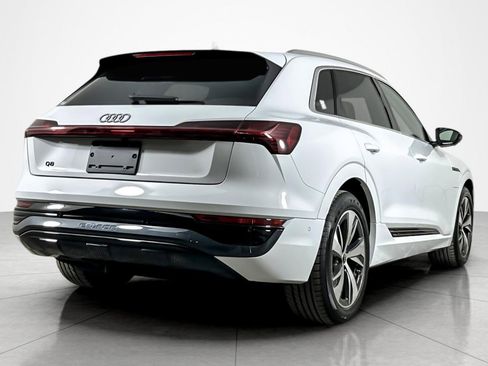 Used 2024 Audi Q8 e-tron Premium Plus w/ Premium Plus Package AWD/4WD image 5