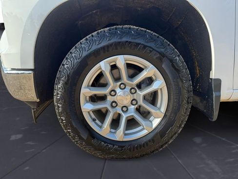 Used 2023 Chevrolet Silverado 1500 LT AWD/4WD image 9