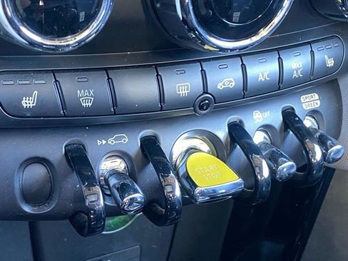 Used 2021 MINI Cooper SE w/ 6.5" Touchscreen Package image 19