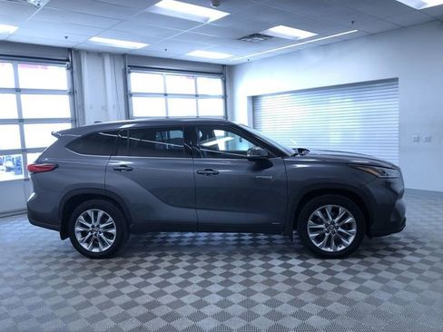Used 2021 Toyota Highlander Limited image 34