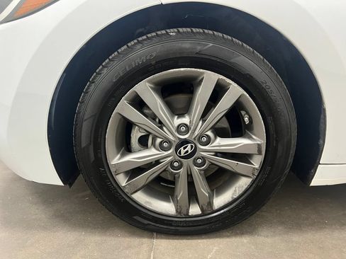 Used 2018 Hyundai Elantra SEL FWD image 29