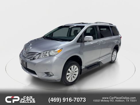 Used 2013 Toyota Sienna Limited w/ Premium Pkg FWD image 17