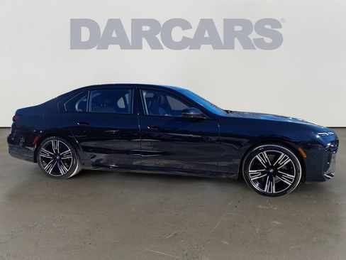 Used 2025 BMW 760i xDrive w/ Executive Package AWD/4WD image 7