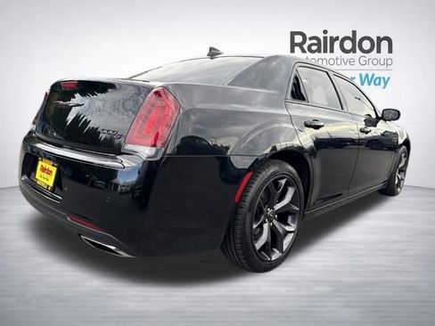 Used 2023 Chrysler 300 S RWD image 7