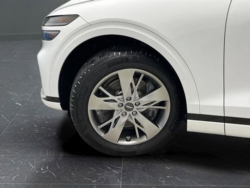 Used 2025 Genesis GV70 3.5T Sport image 36
