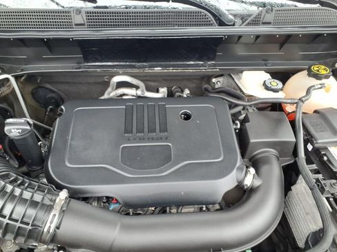 Used 2023 GMC Acadia SLE w/ Driver Convenience Package FWD image 31